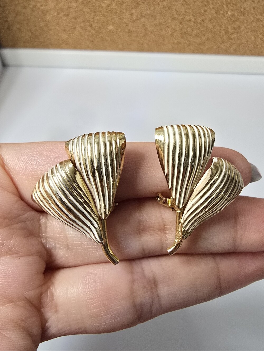 Vintagr Kramer Gold-Tone Leaf Clip-On Earrings